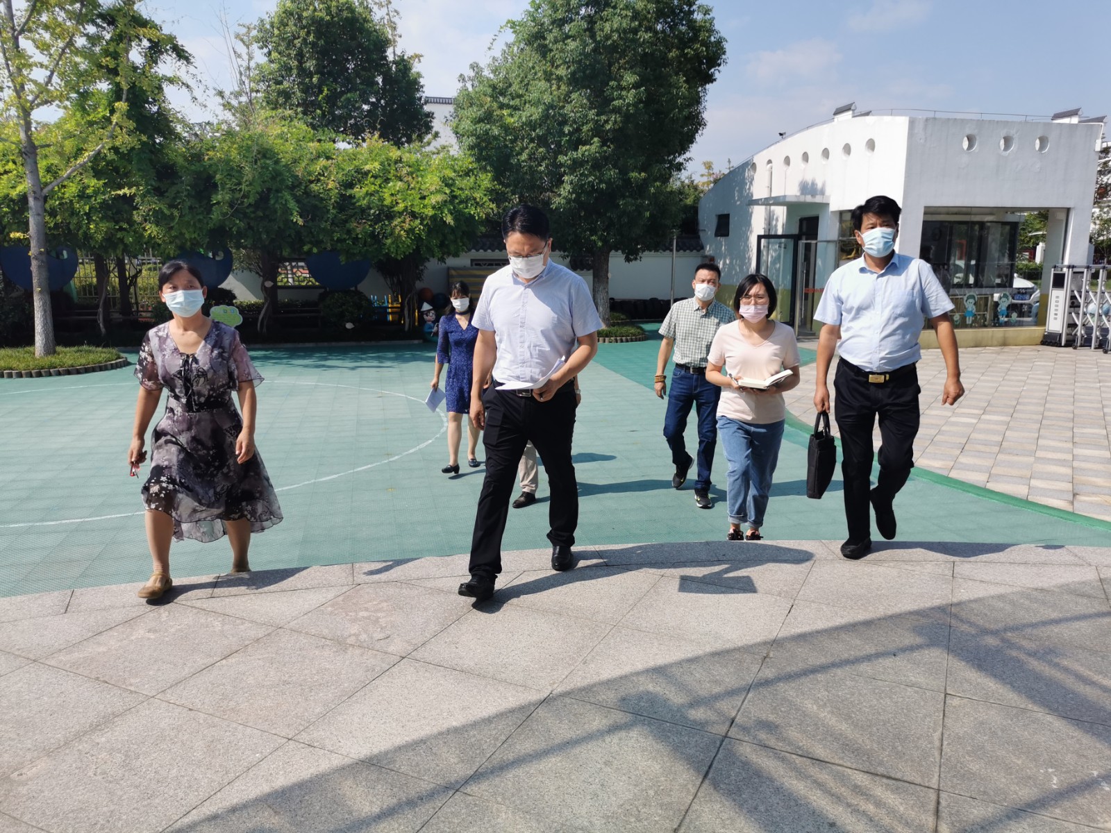 【乐活龙幼•安全第一】疫情防控常态化，督导检查促提升——记龙潭幼儿园长江分园疫情防控督查工作