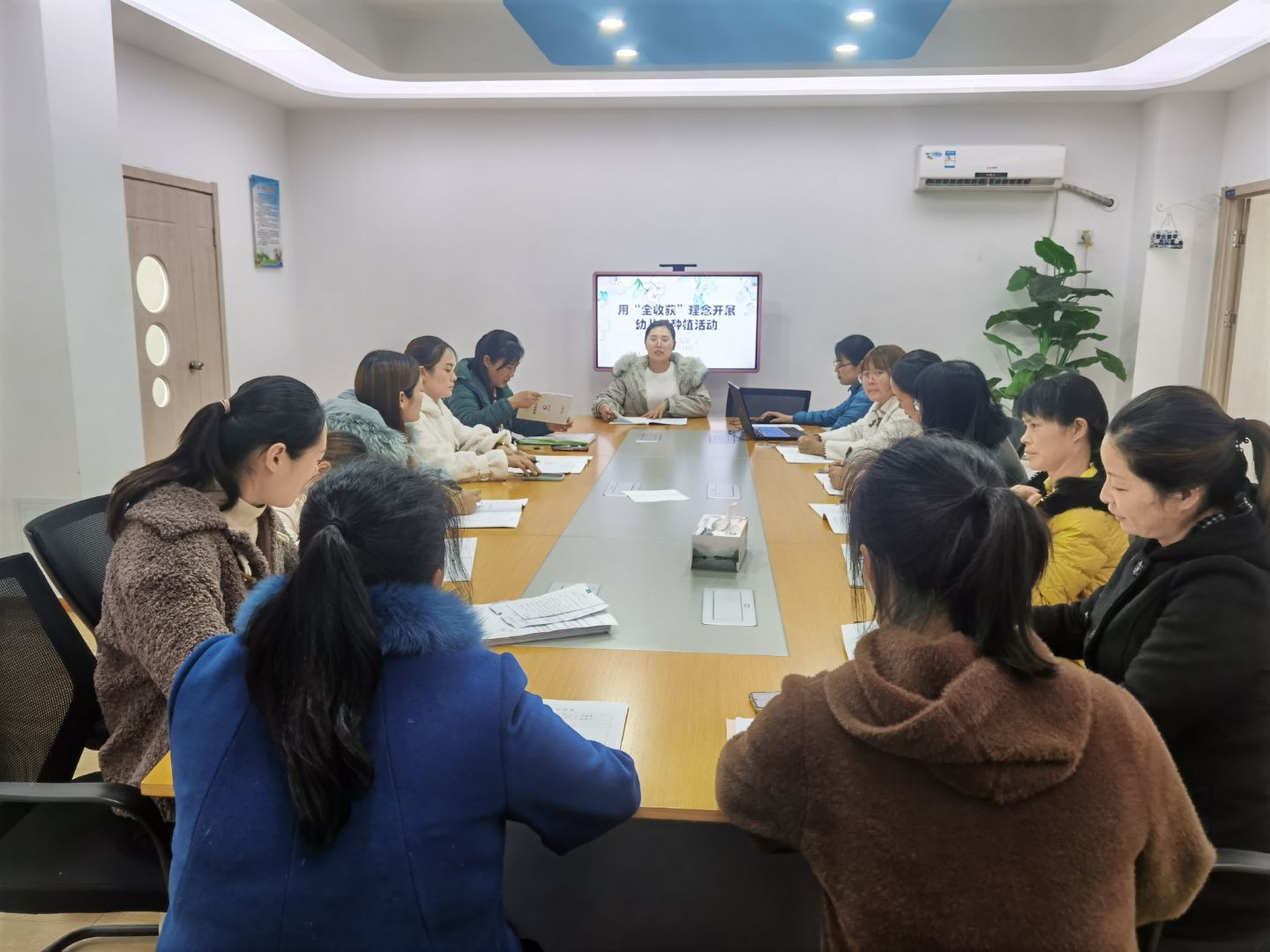 【乐活龙幼】用“全收获”的理念开展幼儿园种植活动——记龙潭幼儿园长江分园开展幼儿园种植教研活动