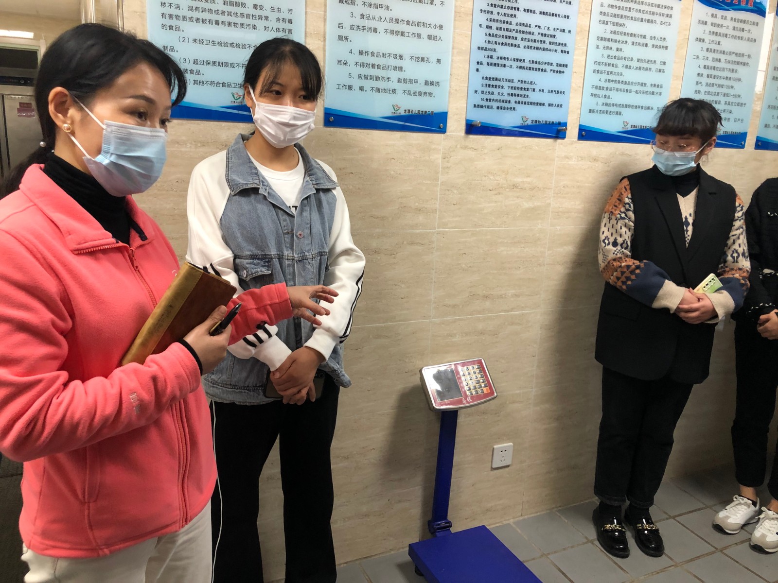 【乐活龙幼】家园聚力谱新篇 携手共育促成长 ——龙潭幼儿园幼龙岸二园家委会暨膳食委员会会议活动报道