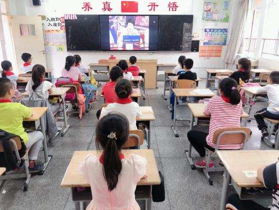法治护佑未成年人健康成长_html_1b43eeb8.jpg