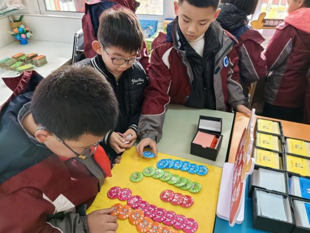 20241230南湾营小学12月份童心驿站兑换活动报道_html_1f80d02.jpg
