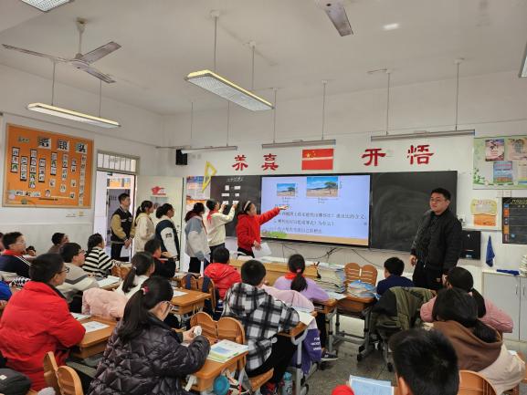 20240319六年级数学组循环听课活动报道_html_m2746735.jpg