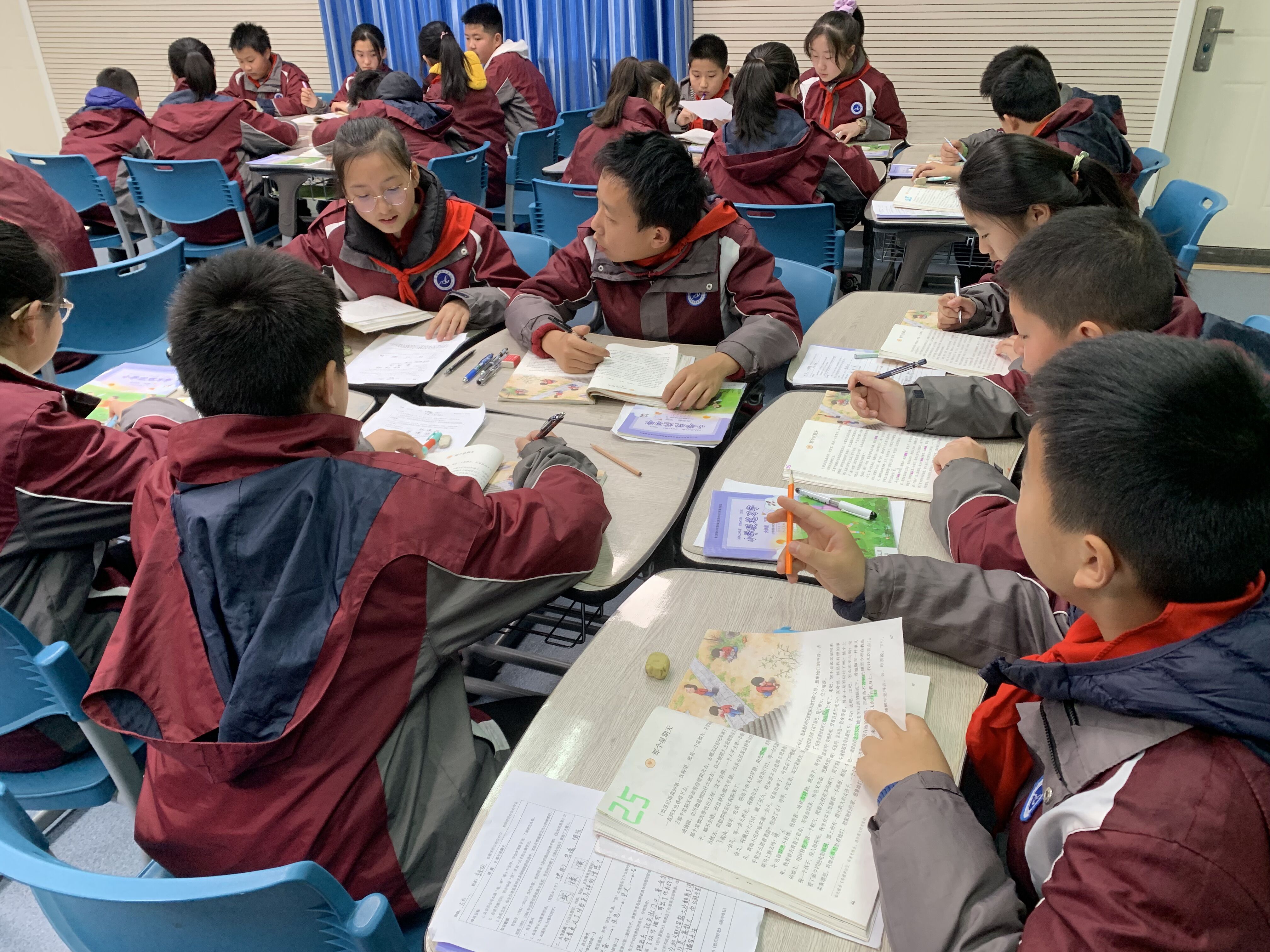20240319语文组童学课堂报道_html_m22714ee5.jpg