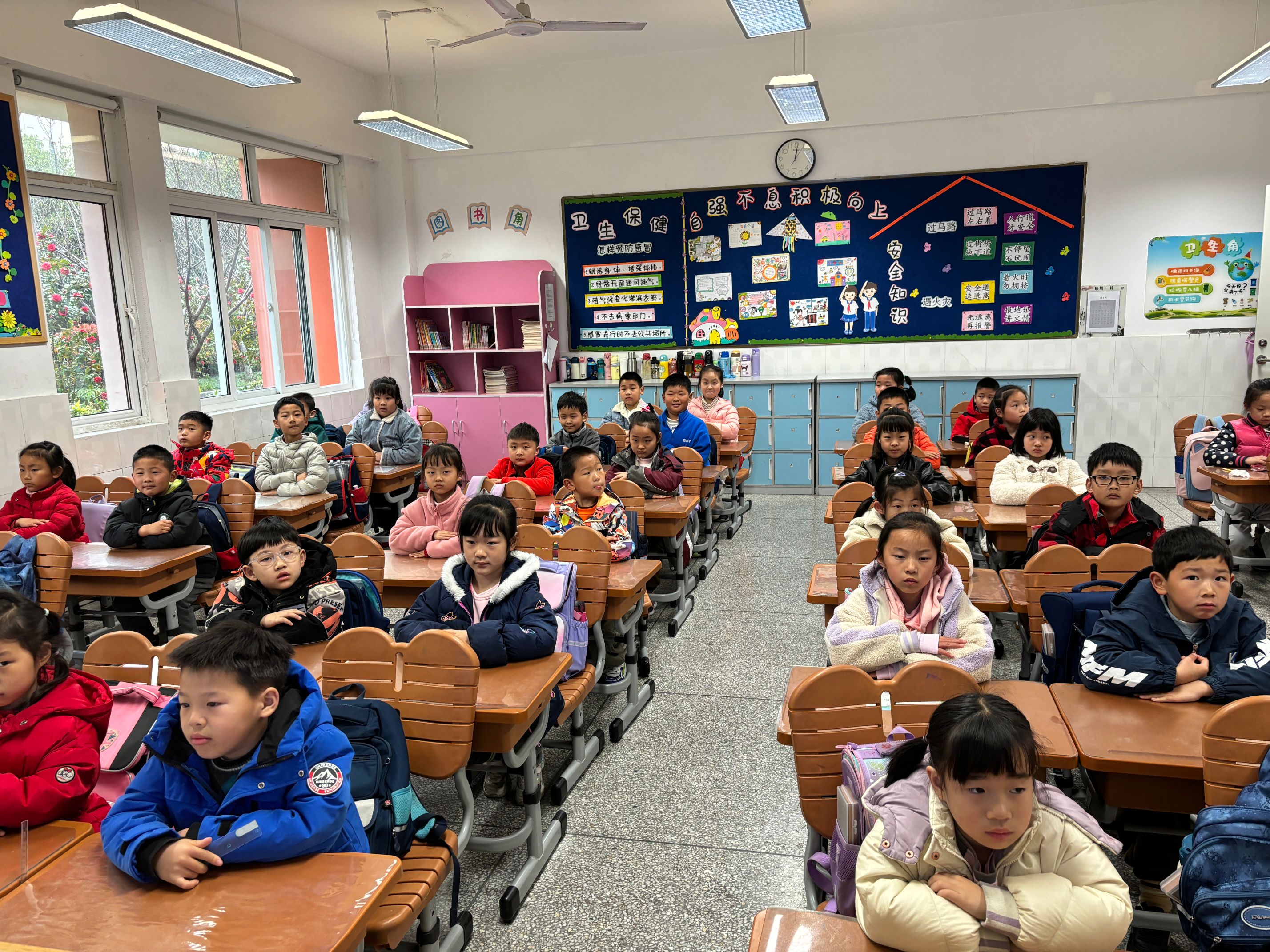 共同呵护，校园欺凌零容忍_html_7cf6b8f5.jpg