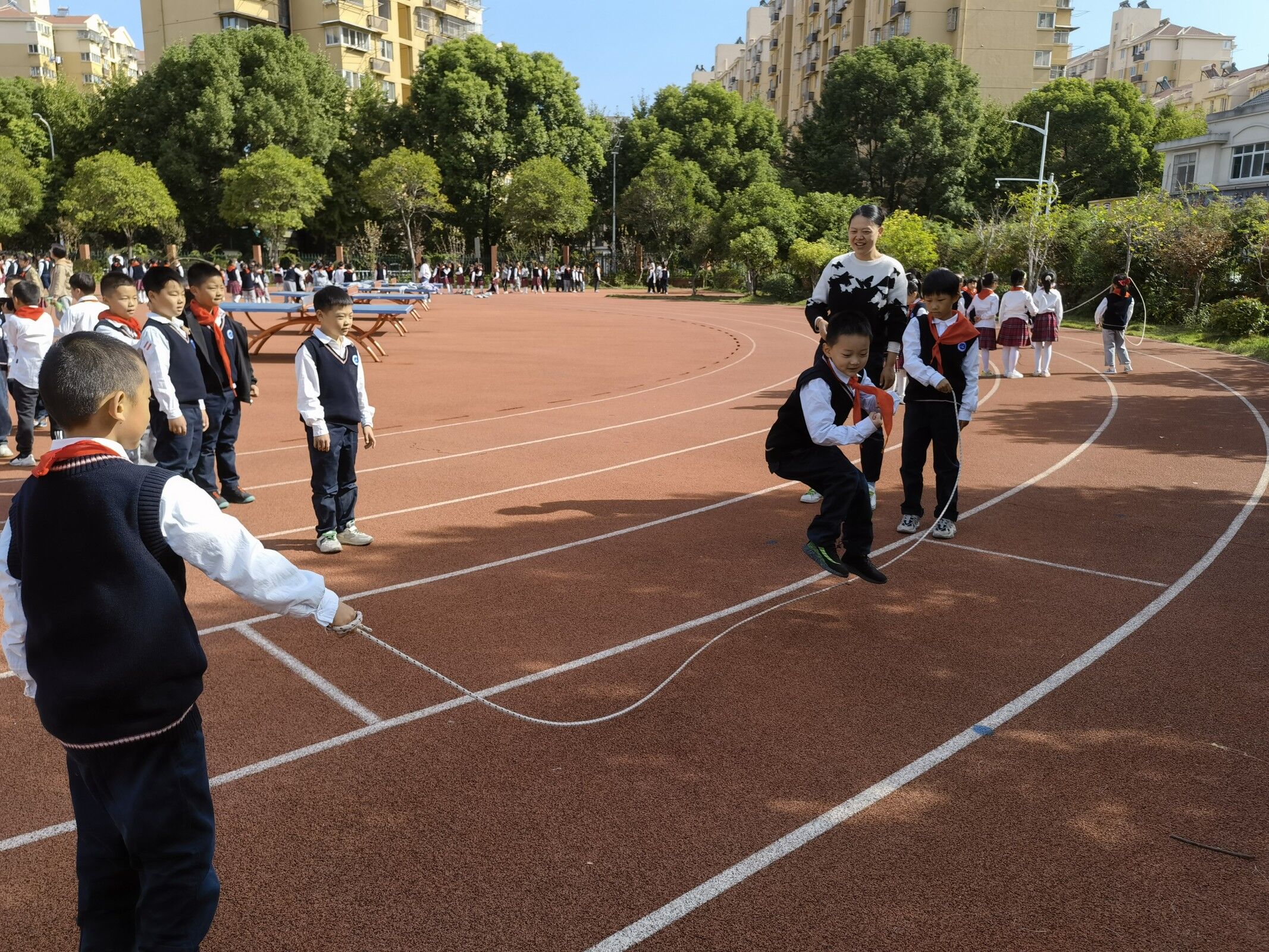 2022.11.15大课间比赛_html_m17a5b669.jpg