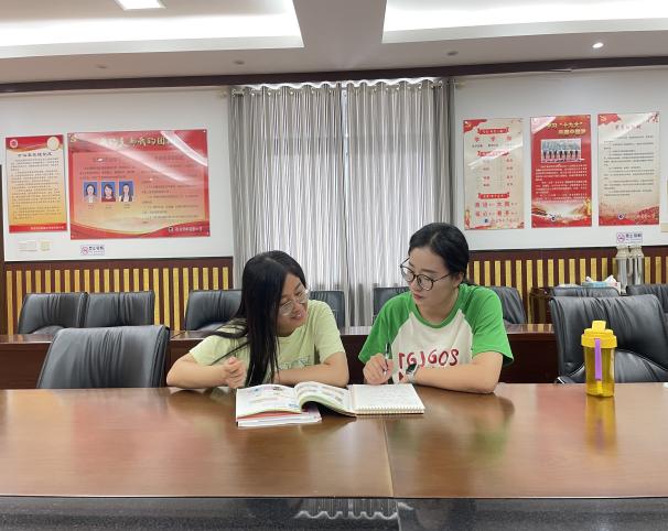 20230908王莉君英语组集体备课报道_html_m78fe869e.jpg