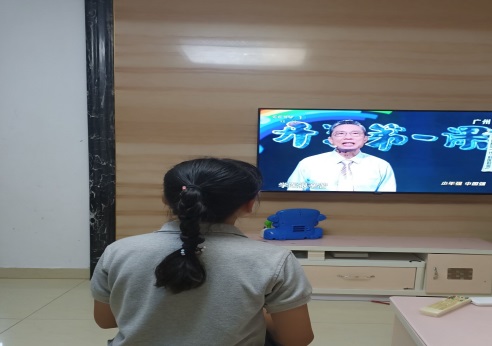 开学第一课新闻稿_html_m741e1b6a.jpg