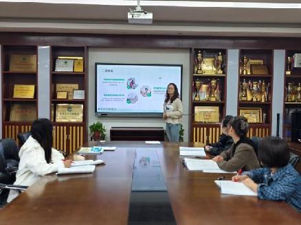 凝心聚智精备课，共研共思促成长——南湾营小学英语组集体备课（105）_html_m2a38716b.jpg