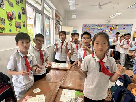 20240522数学智力扣年级赛（董智写）_html_m20627f96.jpg