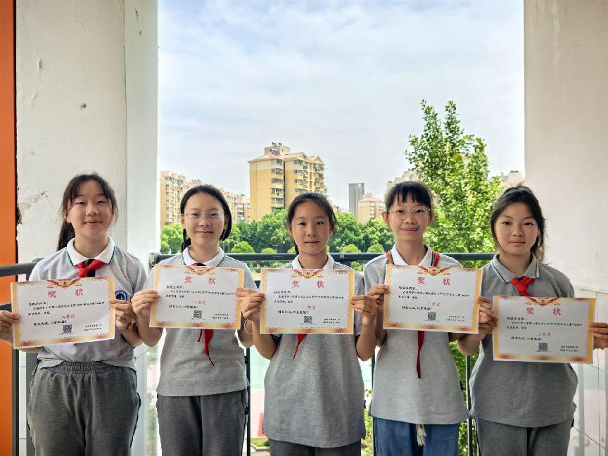 南湾营小学第六届汉字文化节报道_html_250e70b4.jpg