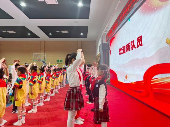 20240531六一汇演报道（李嘉靓写）_html_4966d2a2.jpg