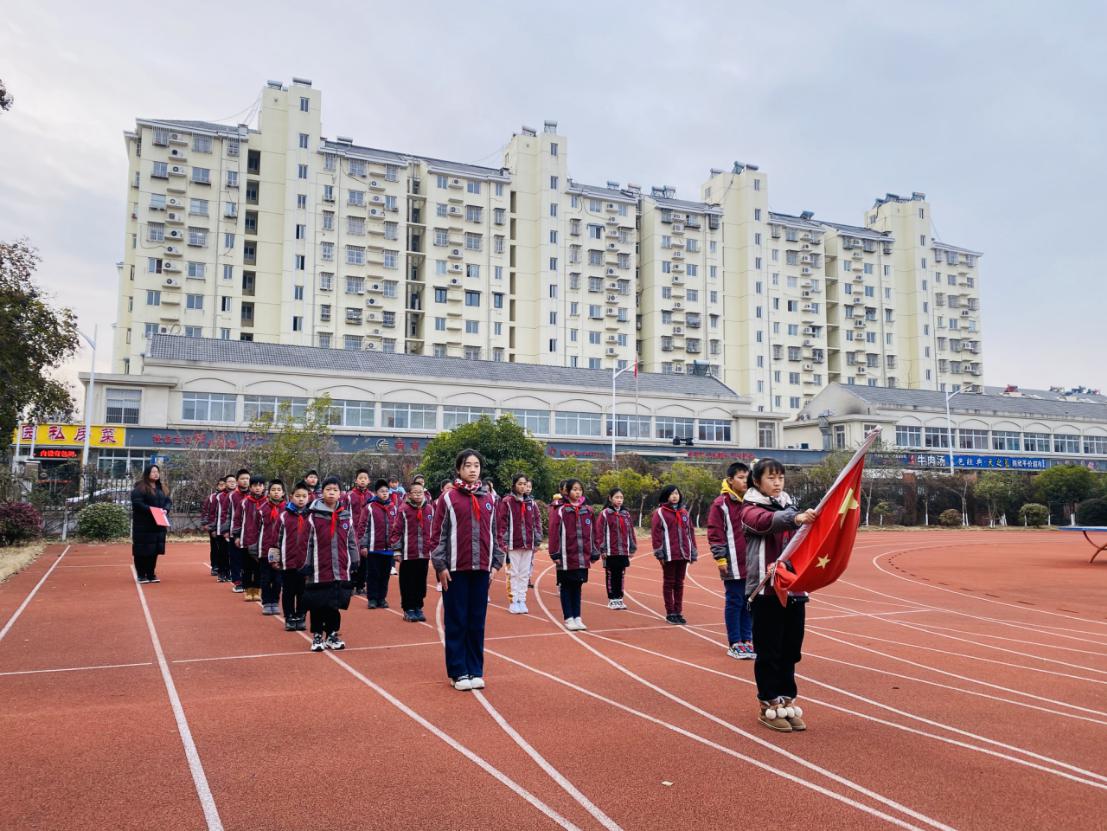 1.4-19周升旗仪式新闻稿(1)_html_624a6f1f.jpg