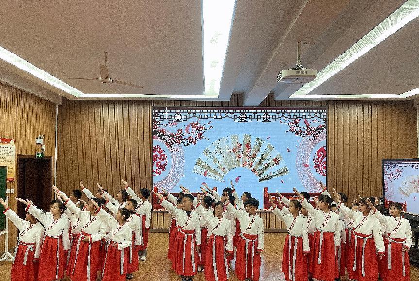 品汉字文化 演汉字之美_html_35111352.jpg