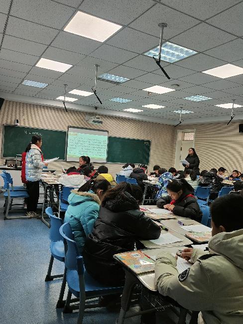 20231220语文组童学课堂报道_html_m883ebb7.jpg