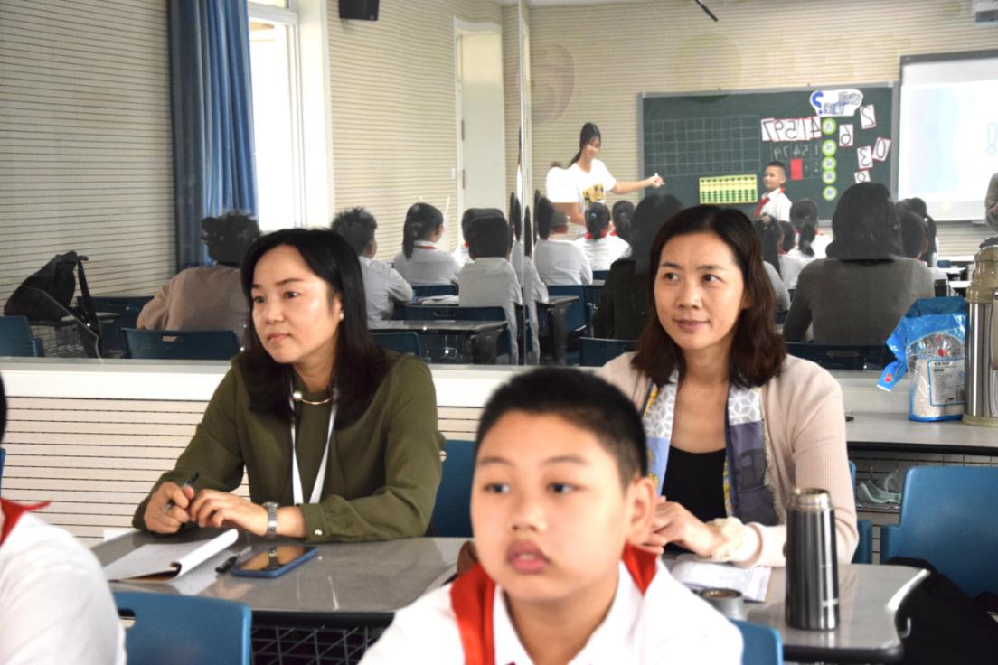 9.21专家指导试教报道_html_f1ca3c6.jpg
