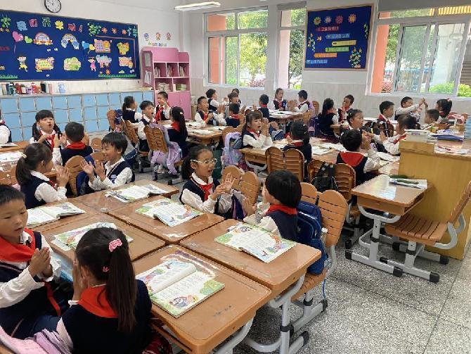20231019诵经典美文 感文字魅力——南湾营小学第十二届“i悦读”读书节系列活动报道_html_m9f00023.jpg