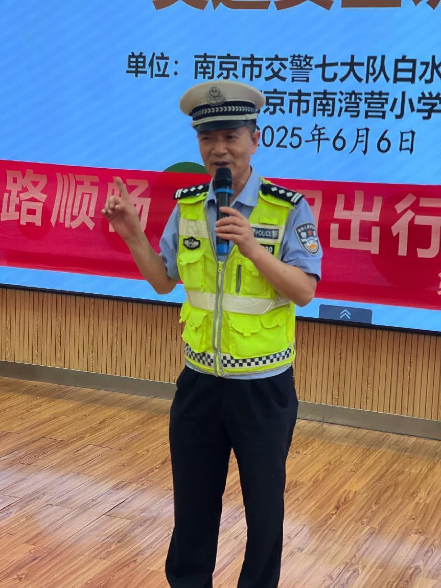报道_html_5bf3e389.jpg