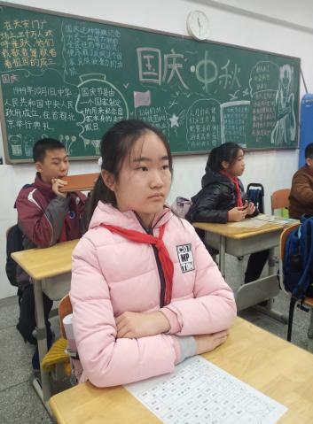 青春正步走    法治伴我行_html_4f52ddfa.jpg