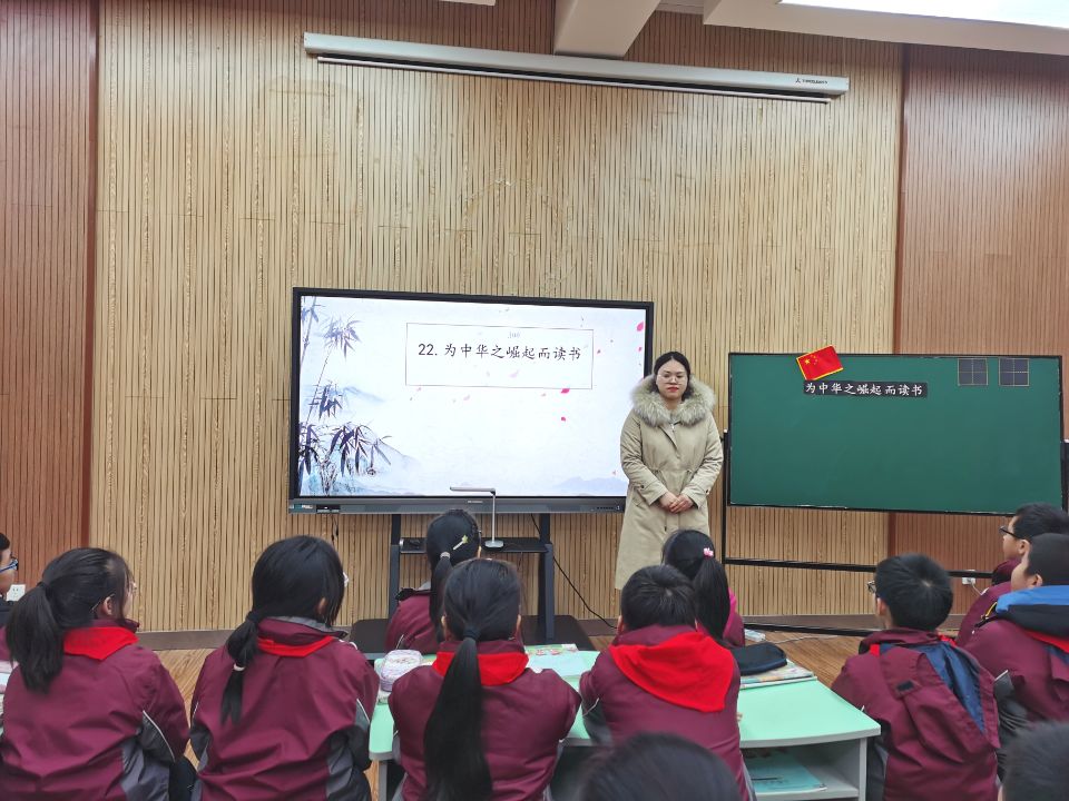 弘扬爱国情 共效爱国志--新闻稿_html_m7a97e8ee.jpg