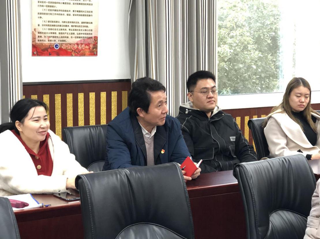 南湾营小学党支部讨论接收预备党员支部大会_html_43843d0a.jpg