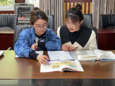精分析明方向 集群策促提升——南湾营小学英语组集体备课（72）_html_d9bf3ae.jpg