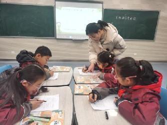 20231205王晶晶童学课堂报道_html_m2d0341b9.jpg