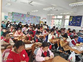 20231115数学组校本课程报道_html_m6e3b54dd.jpg