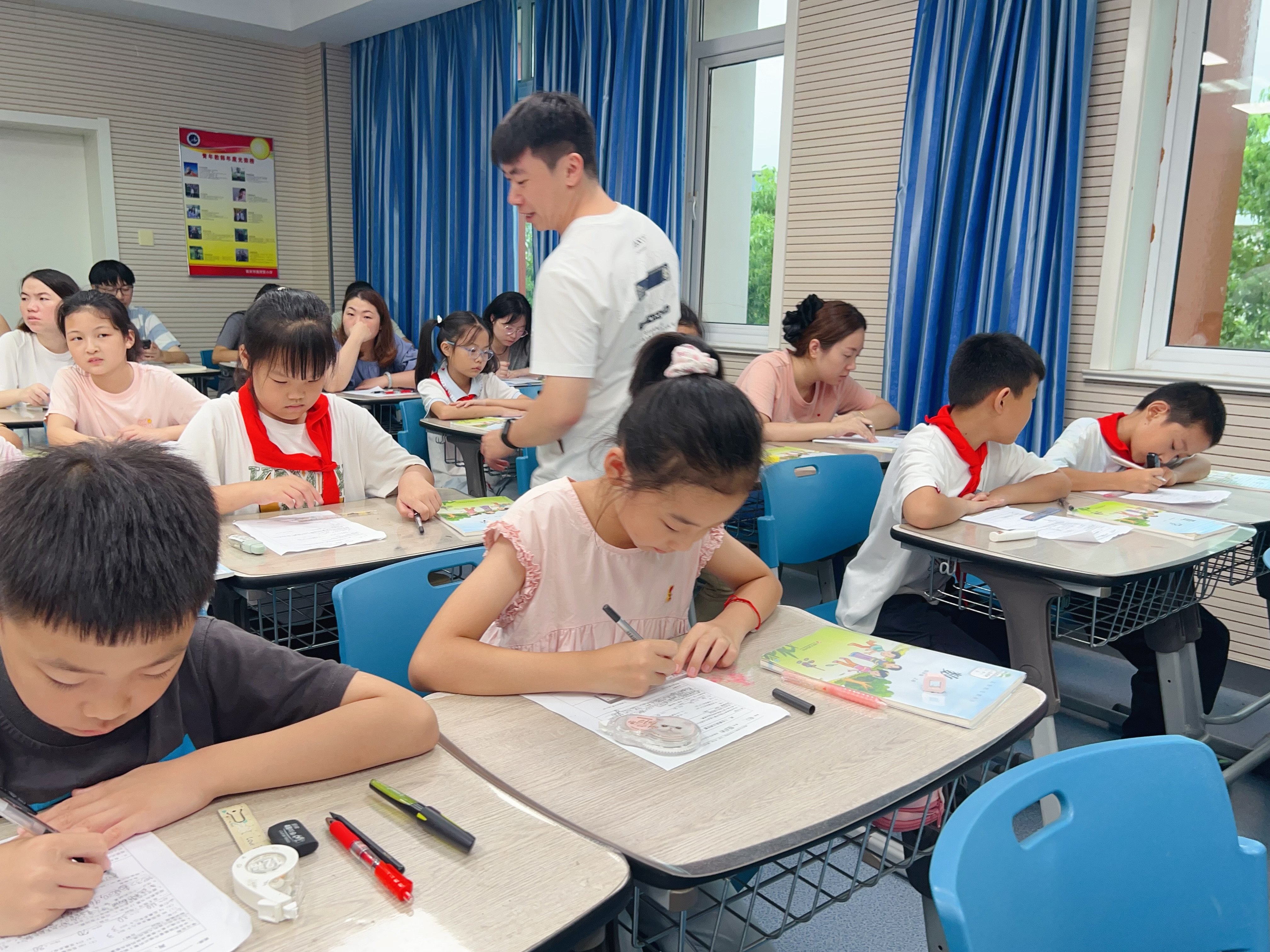 20240911数学组石子文童学课堂新闻稿_html_7244aa3.jpg