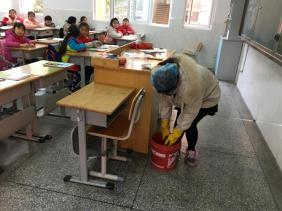 疫情防控，常抓不懈_html_7df45eee.jpg