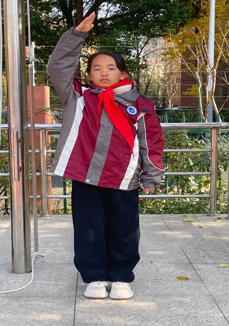 20251208升旗仪式新闻稿_html_2b30d1b4.jpg