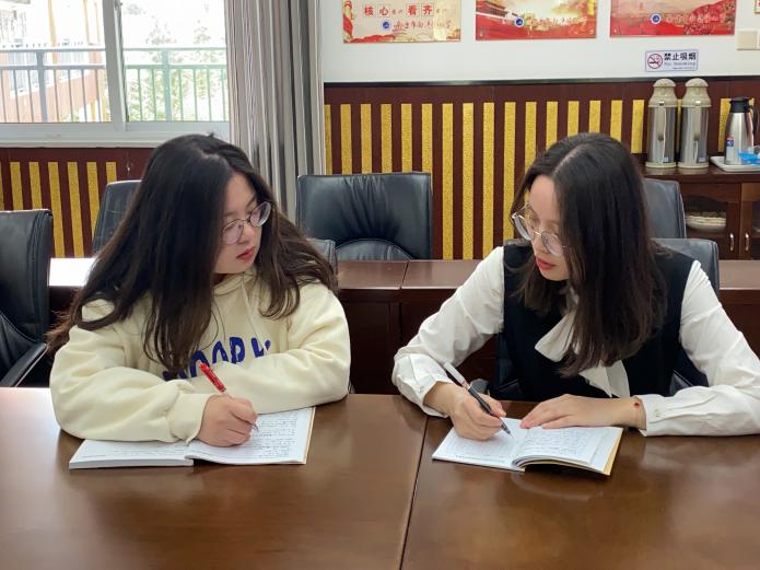 南湾营小学英语组集体备课报道（74）_html_521d2b.jpg
