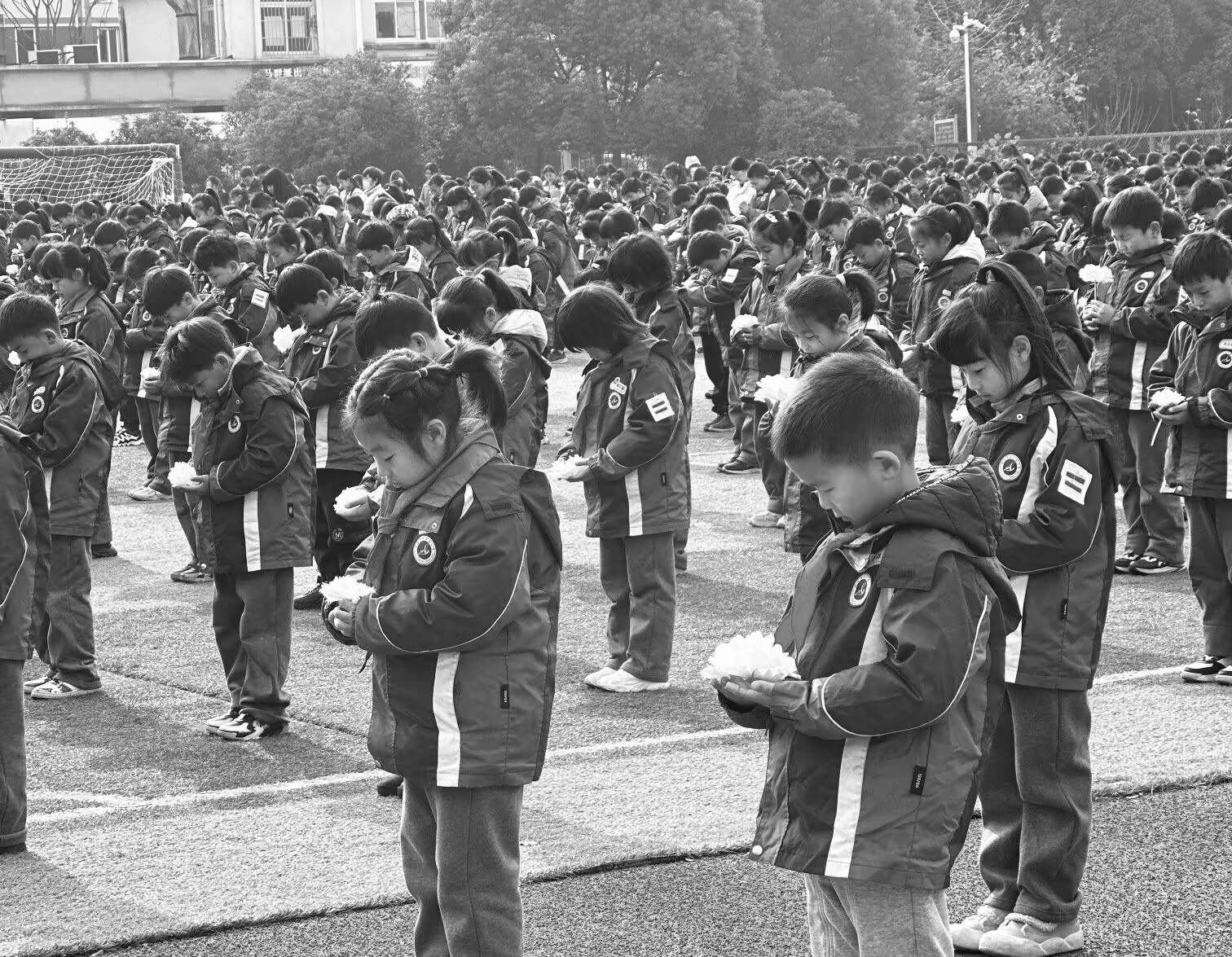 20241213铭记历史，砥砺前行 ——南湾营小学国家公祭日活动(周悦写）_html_10e06079.jpg