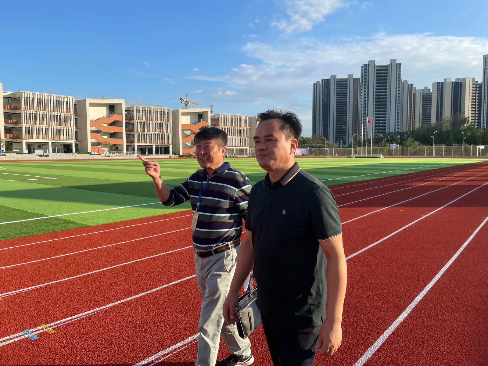 【绿色华中】责任督学到校检查 促进学校和谐发展——南外仙林分校华侨城中学迎接督学关于“双减”工作检查