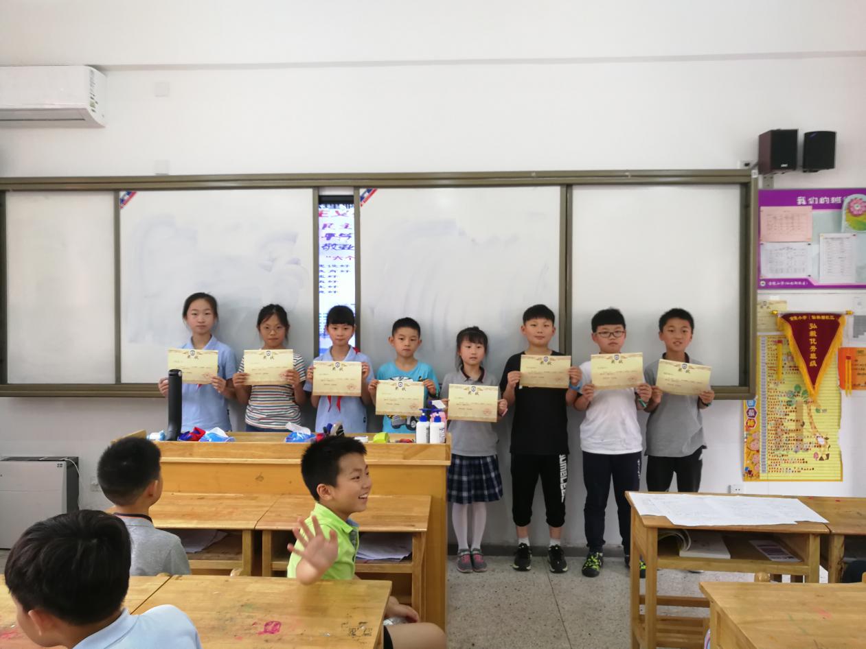 ”弘毅好学生”新闻稿_html_m2ba815da.jpg