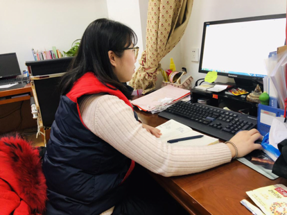 先进事迹3_html_ma5b8889.png