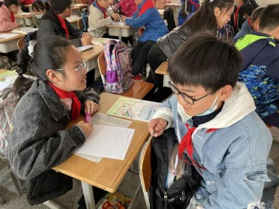20210325邱仁六年级循环听课报道_html_m59daf747.jpg