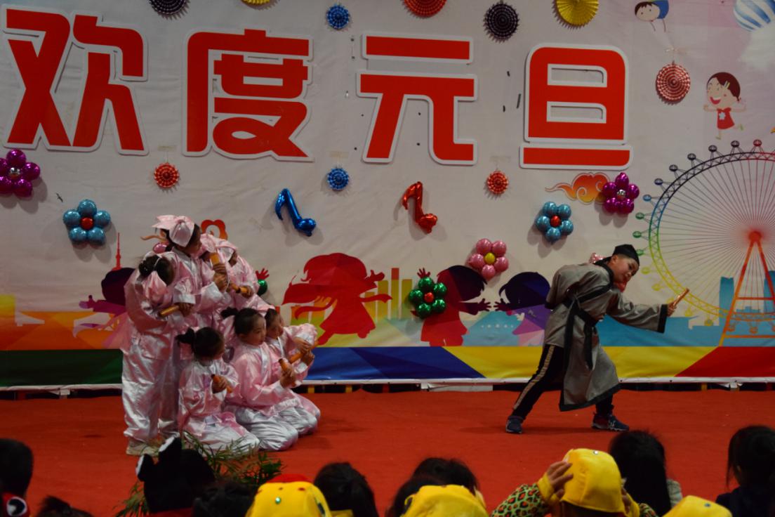 “传承经典文化  礼赞中华美德”_html_m1ca9c441.jpg