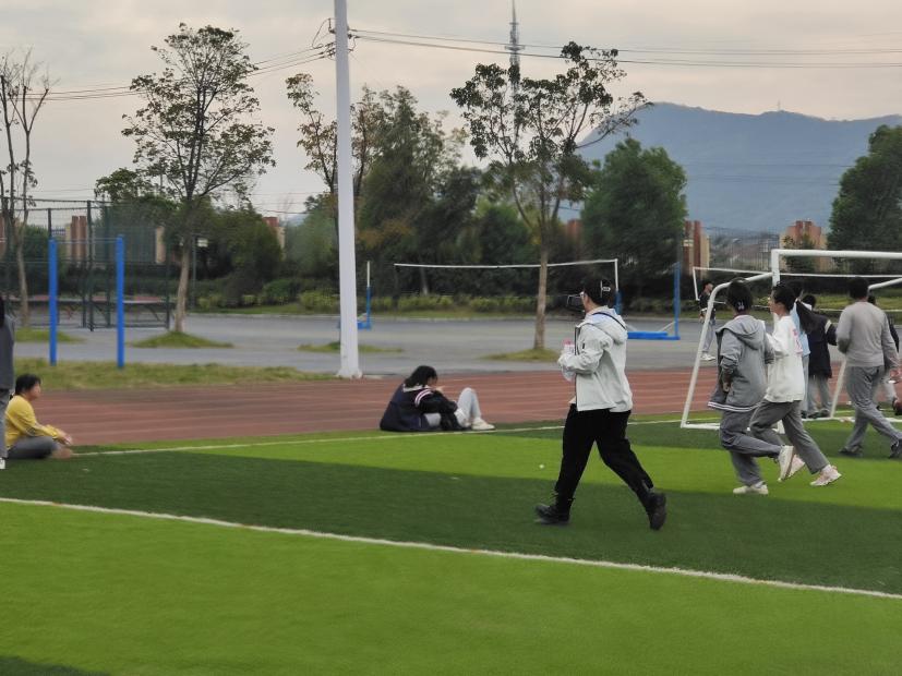 今天花中老师有点“high”_html_m2a6c2b51.jpg