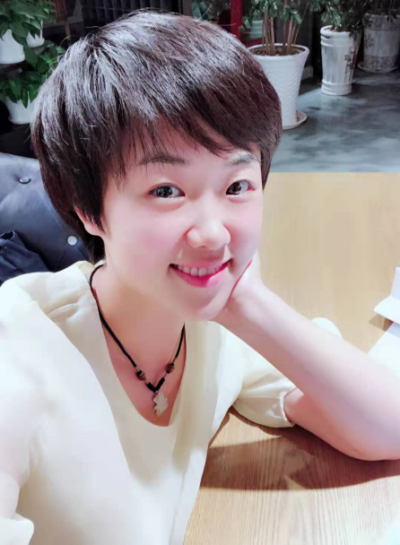 黄荣1.png