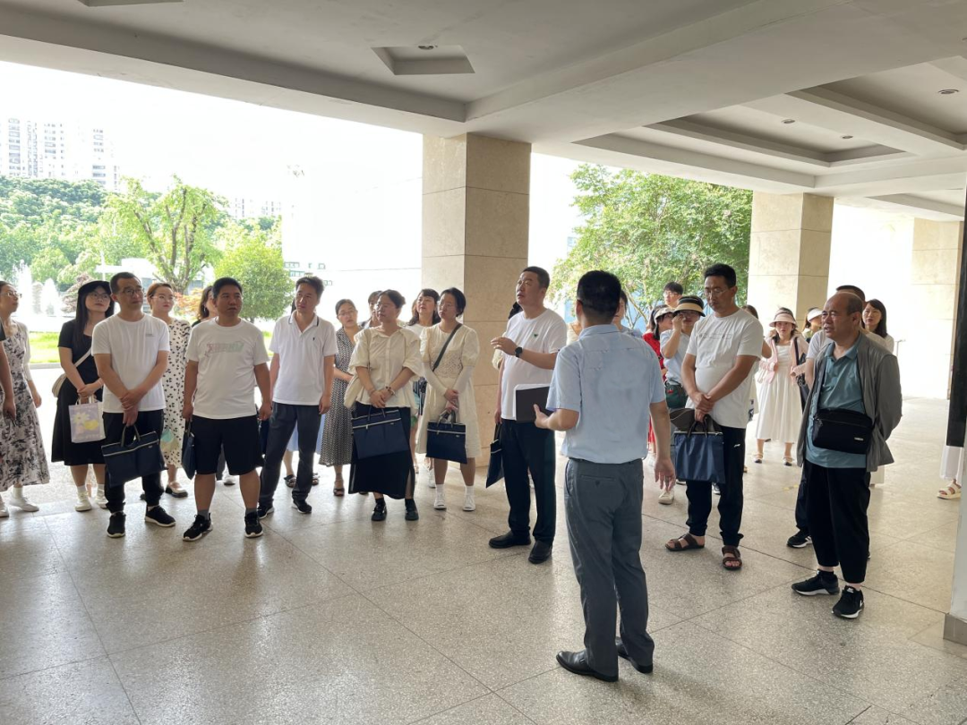 2023.7.20一中思益·润笃校务  东西融合共发展，两地教育话新篇——热烈欢迎甘肃庆阳六中领导教师来我校交流指导_html_m45f31f8b.png