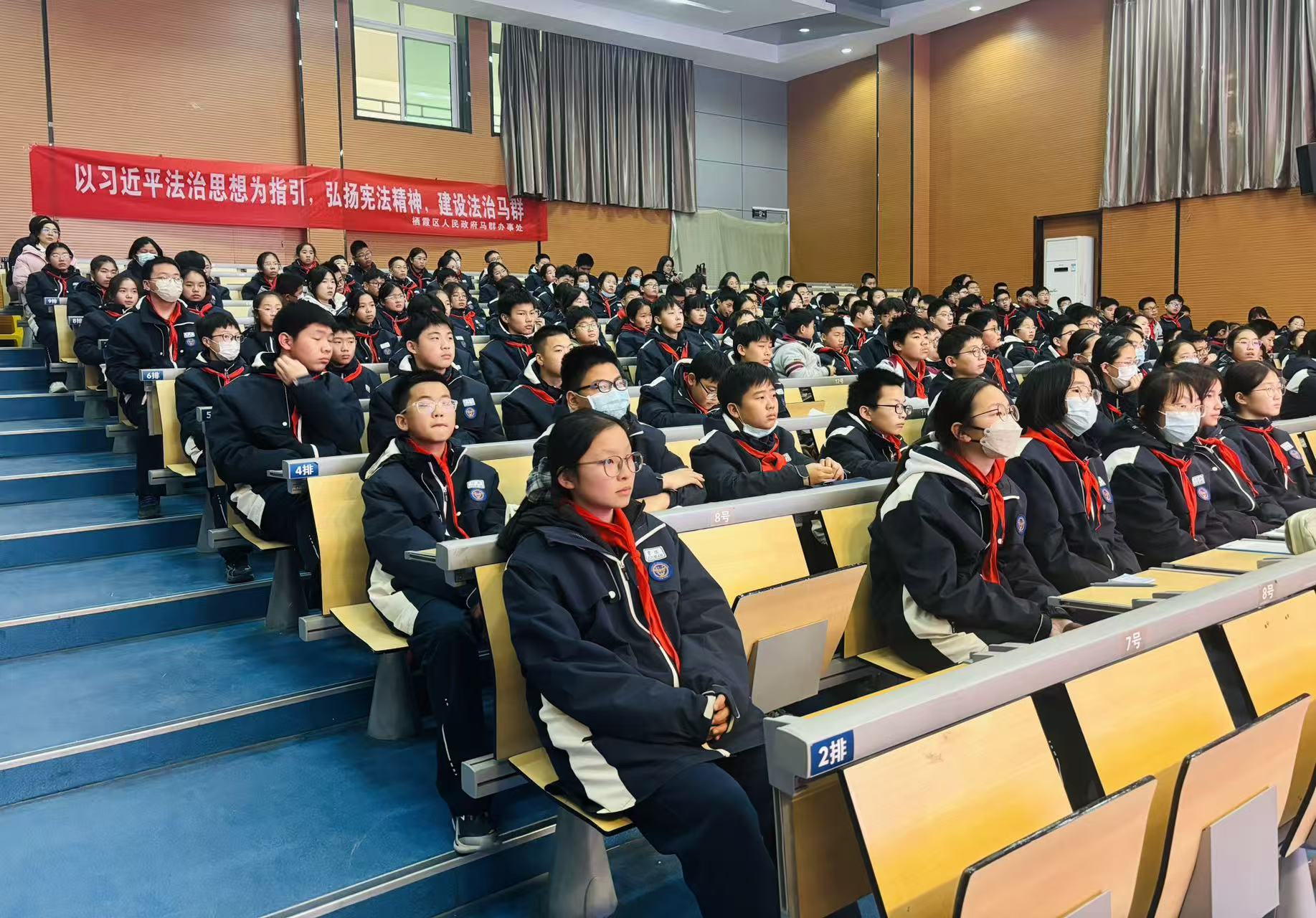 模拟法庭启智青春 学宪明法筑梦未来_html_2a99e709.jpg