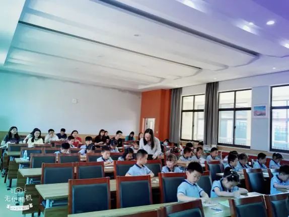 南京晓庄学院附属小学教育集团低数组教研活动_html_1597748e.jpg