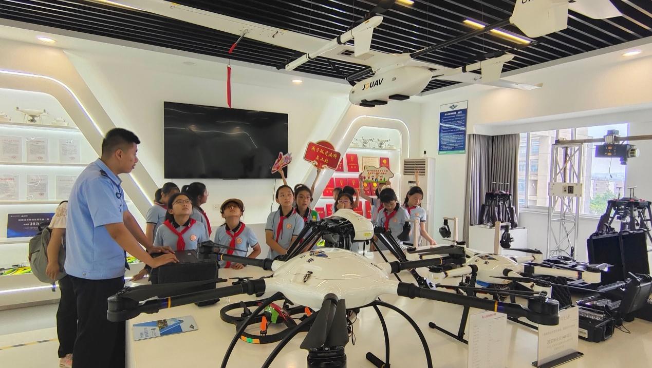 陶娃进警校 体验真”警“色——晓庄小学2019级3中队暑期校社共建 警育少年活动(1)-2023_html_3a970e88.jpg