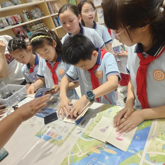 （六）中山码头跨江而行 重走革命路线_html_5e2f4b4d.jpg