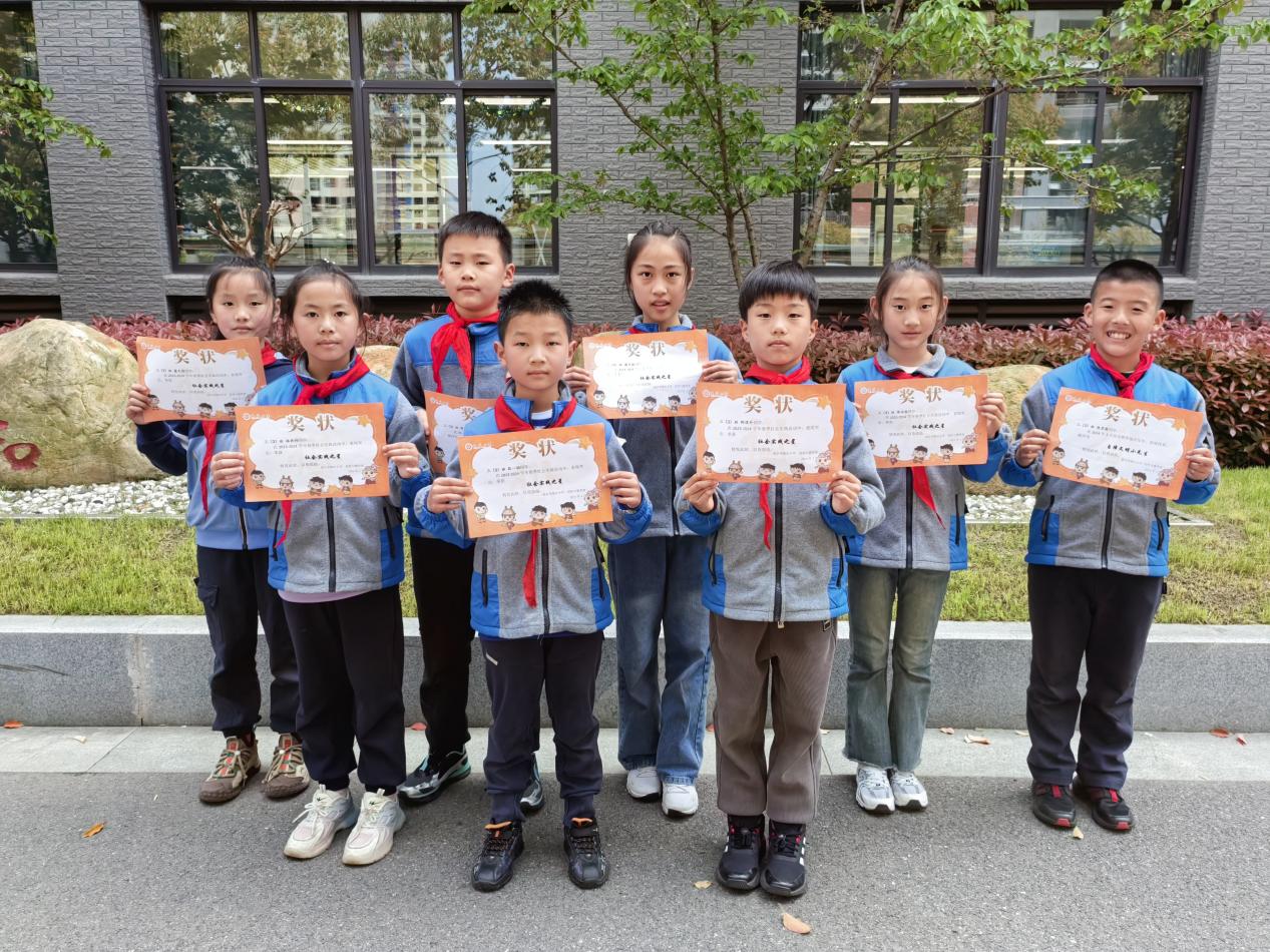 20240409闪闪陶娃秀2024年春季社会实践之星(1)_html_m36b9ff4f.jpg