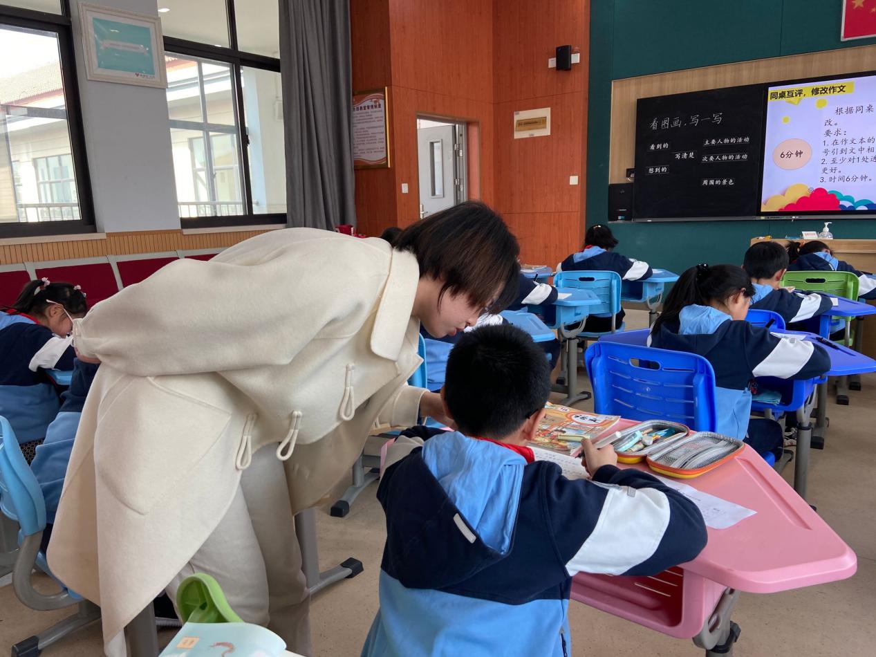 三年级习作评讲课探究 新闻稿_html_1f75ccc4.jpg