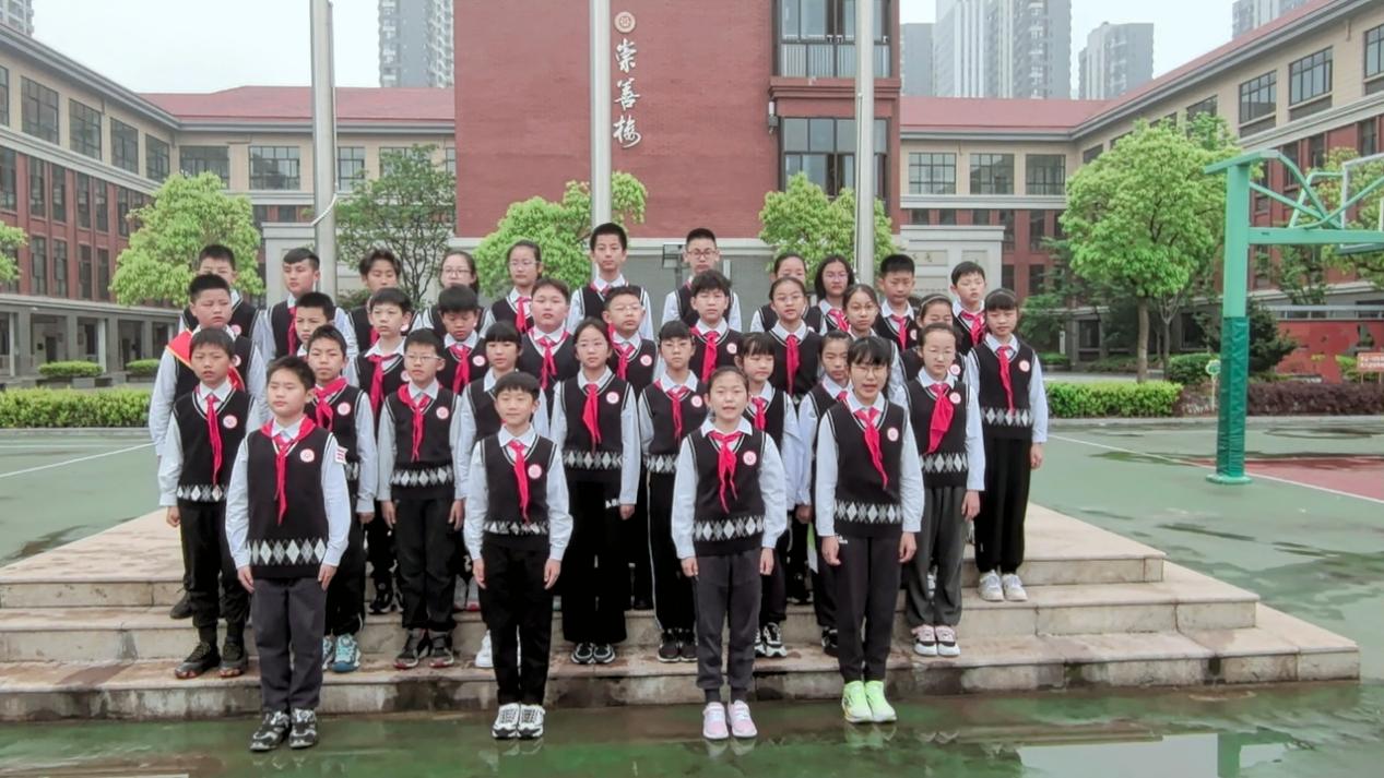 20240430劳动创造美好 奋斗成就未来 第十一周升旗仪式新闻稿(1)_html_653a9102.jpg