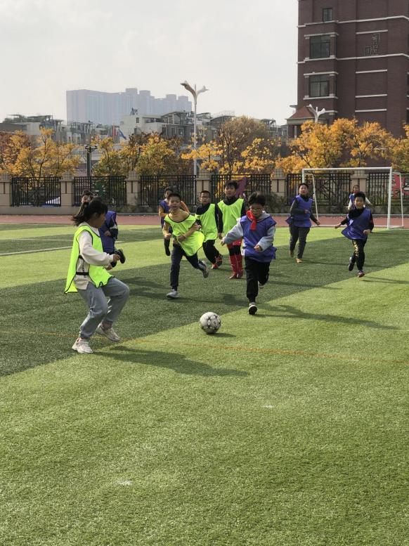 晓庄小学“校长杯”足球班级联赛赛程报道（三）_html_4d1481bb.jpg