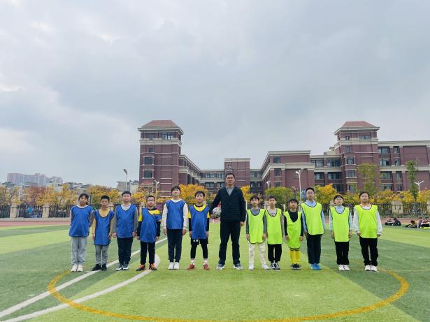 晓庄小学“校长杯”足球班级联赛赛程报道（三）_html_1c1c92d8.jpg