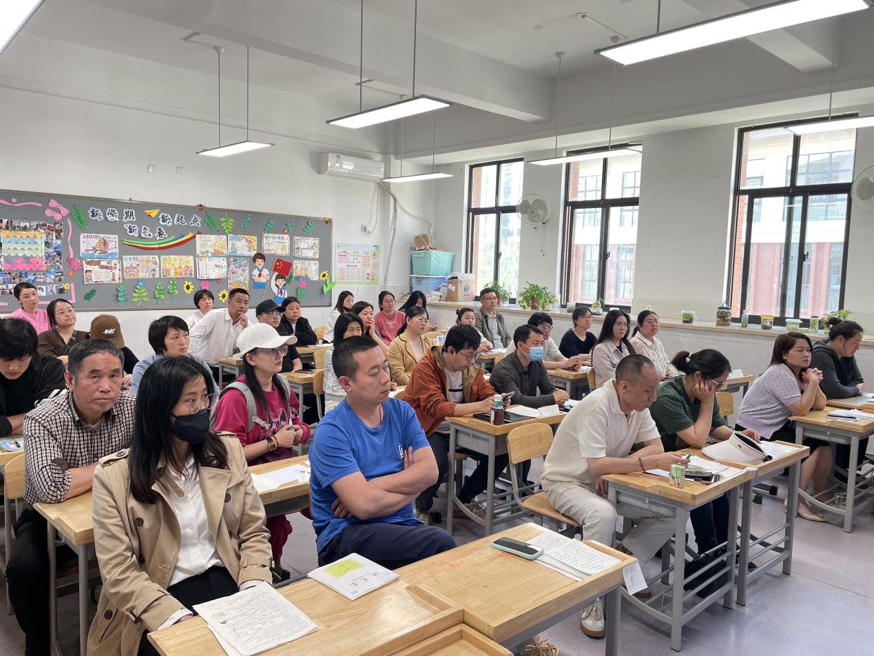 2025.4.25 2024-2025第二学期家长会新闻稿_html_643ffa02.jpg